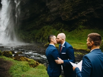 The Ultimate Guide to Destination Wedding Photography image home page block