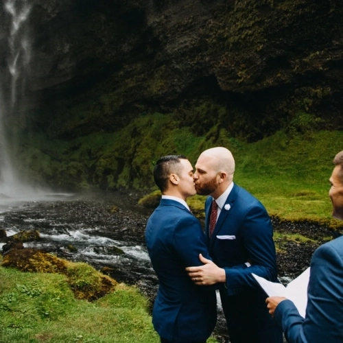 The Ultimate Guide to Destination Wedding Photography image service page blog