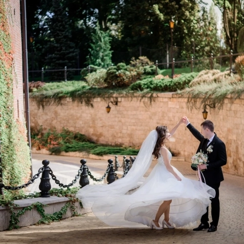 The Ultimate Guide to Planning a Destination Wedding in Italy image service page blog